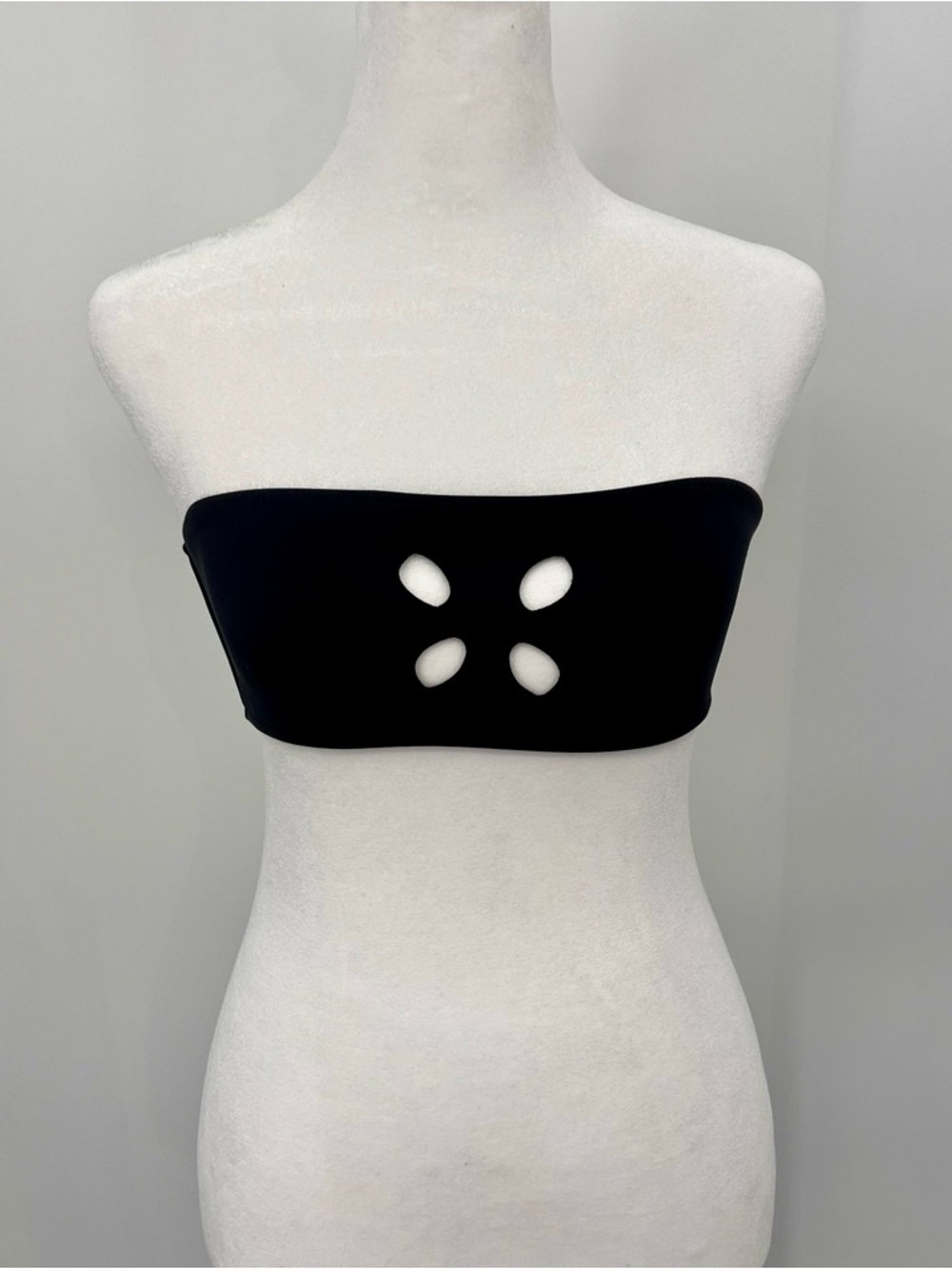 GIGI C‎ bikini top bandeau black neoprene cut out S